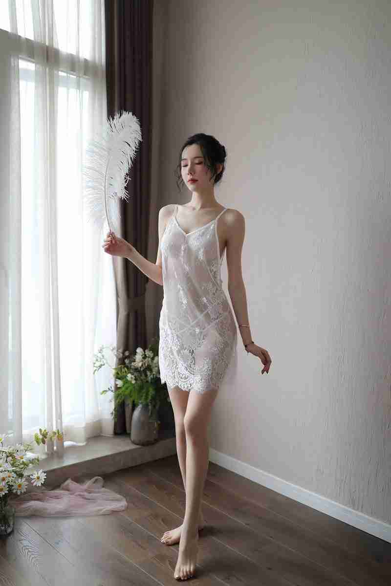 Sexy Nightdress New Style Erotic Lingerie for Women Backless Transparent Plus Size Lace Eyelash Nightdress
